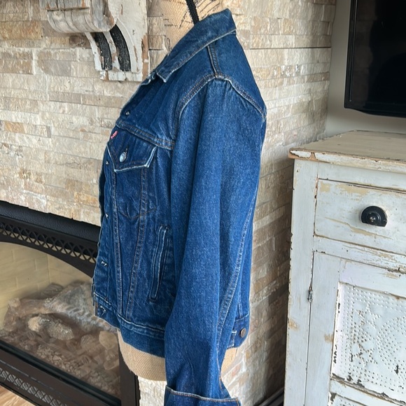 Vintage Levi dark wash button down jean jacket 70708 0216 Size 18. - Picture 8 of 16